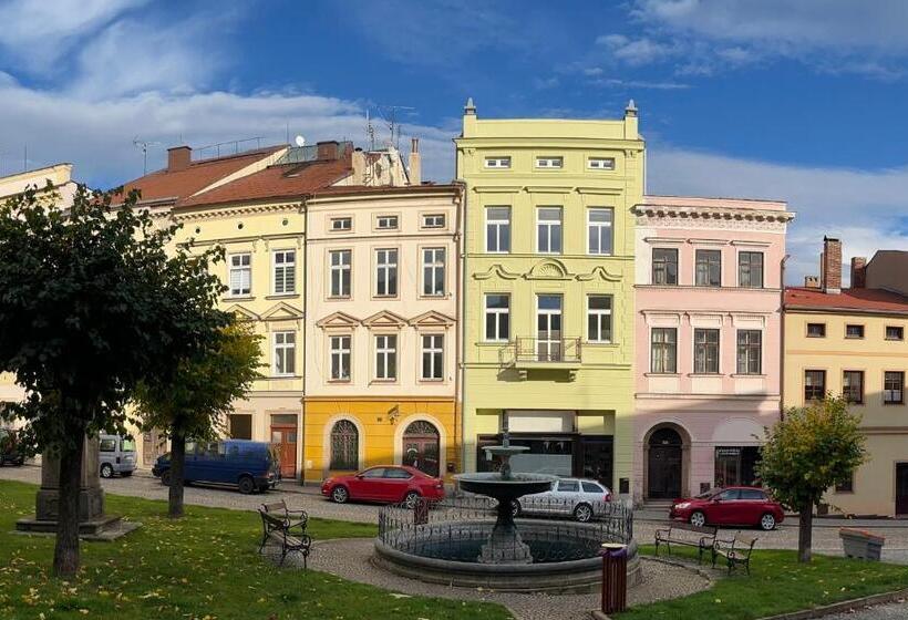 Апартаменты 1 Спальня с Балконом, Apartmány Malé Náměstí, Broumov