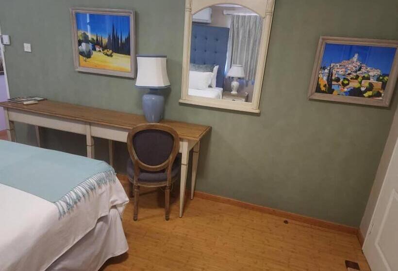 اتاق استاندارد, Stone Town Guesthouse