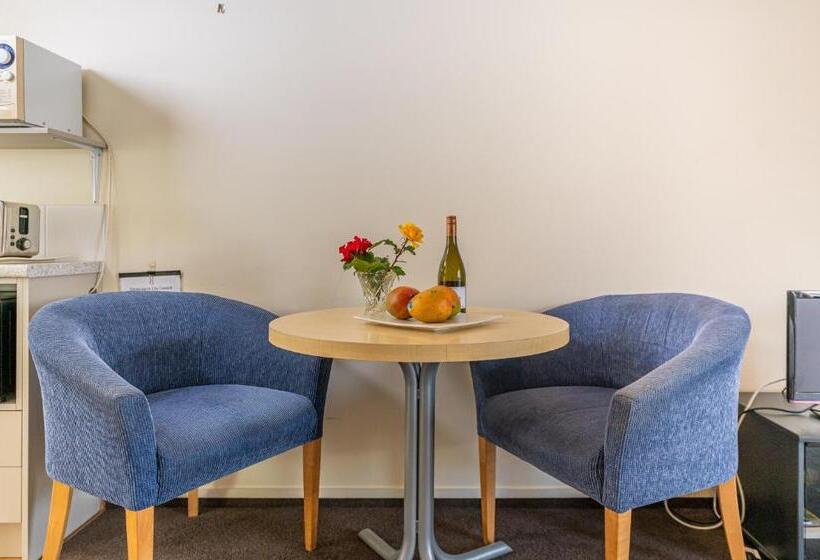 Студия Стандарт, Daffodil Motel