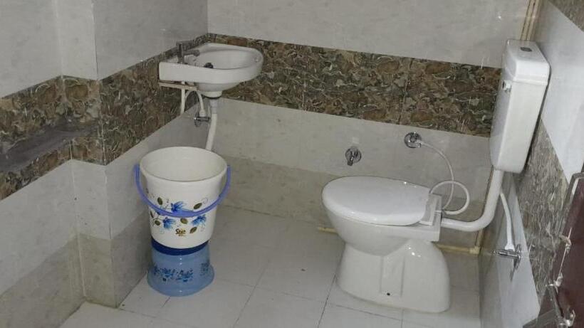 Номер Deluxe, O Girdharwal Resort