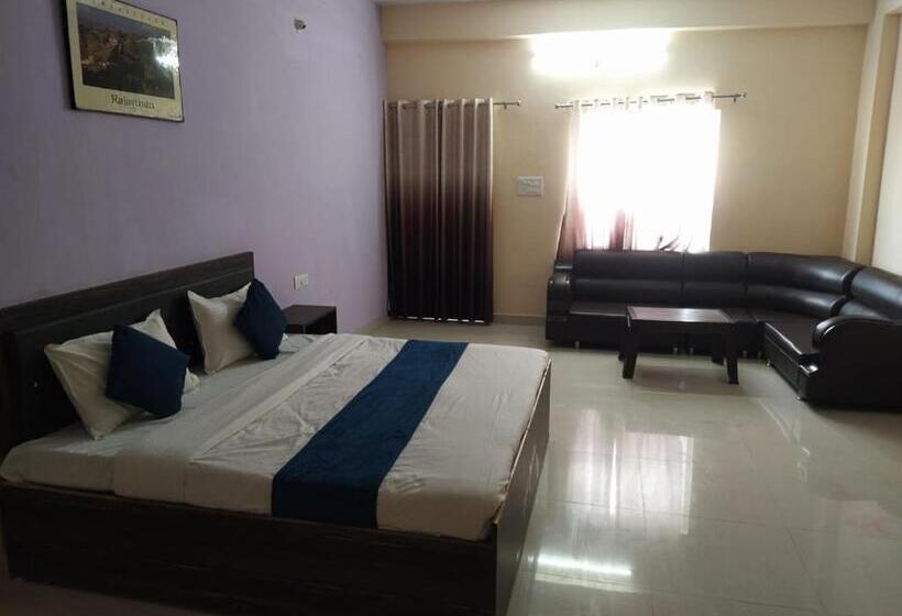 Номер Deluxe, O Girdharwal Resort