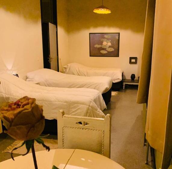 标准三人间, De Lotuspoort Met Mihr S B&b In De Abdij Van Bornem