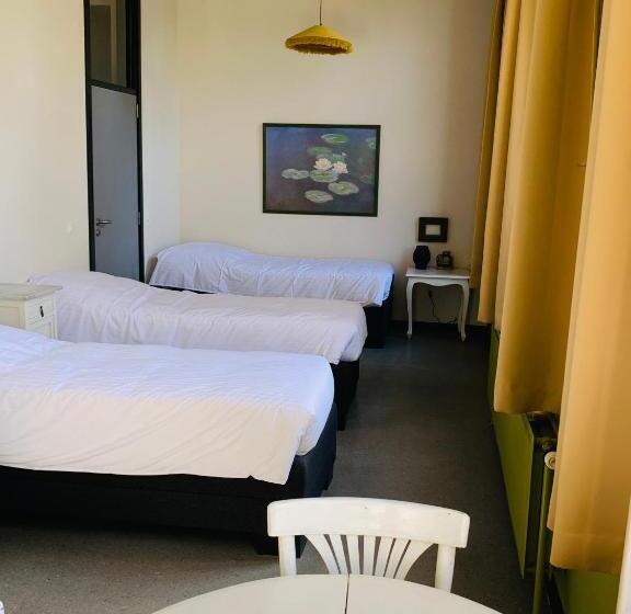 스탠다드 트리플 룸, De Lotuspoort Met Mihr S B&b In De Abdij Van Bornem