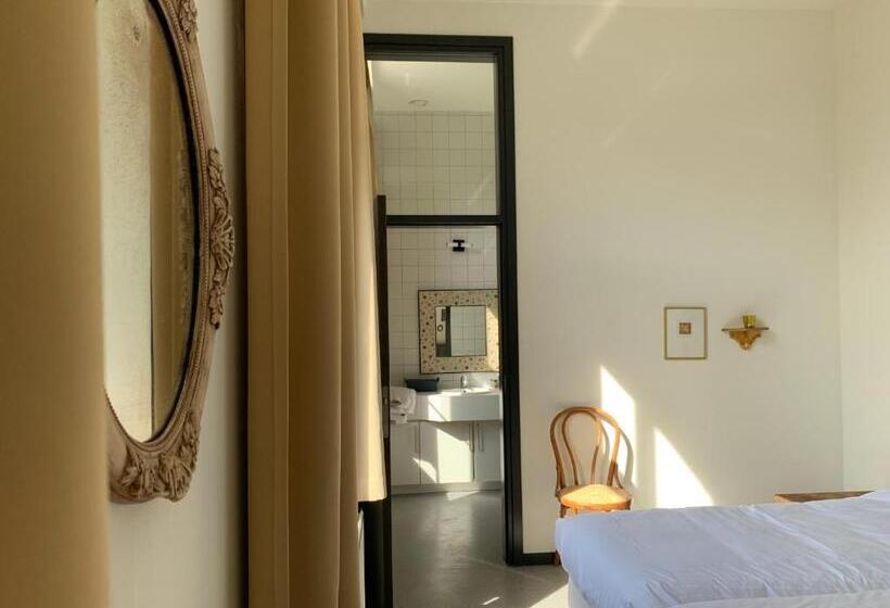 이코노미 룸, De Lotuspoort Met Mihr S B&b In De Abdij Van Bornem