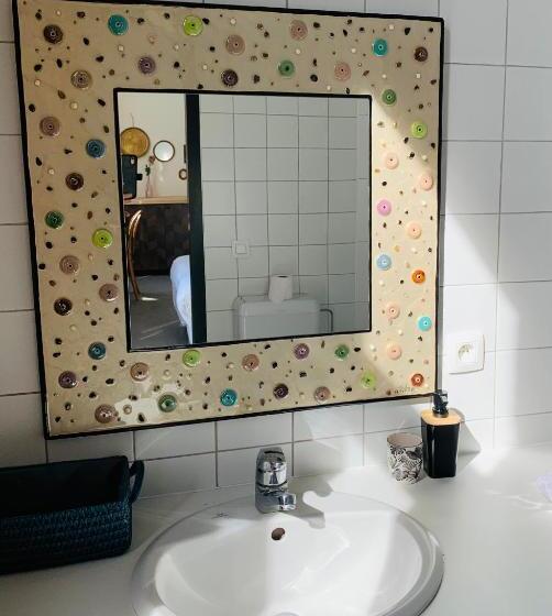经济房, De Lotuspoort Met Mihr S B&b In De Abdij Van Bornem