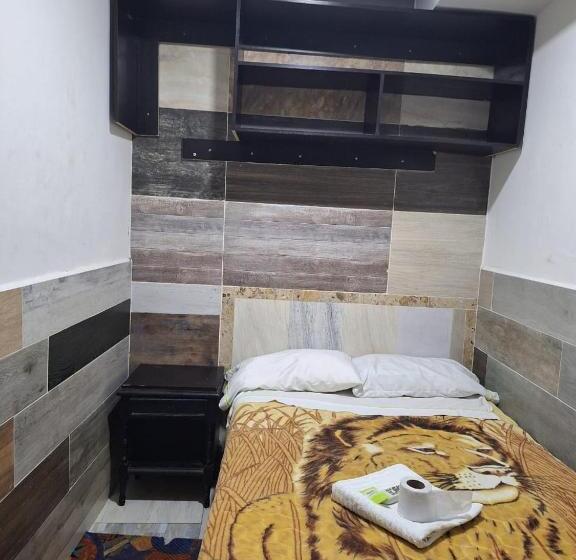 اتاق اکونومی یک تخته, El Sol