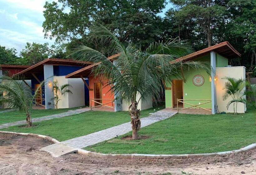 Трехместный Номер Стандарт Вид на Бассейн, Kitanda Petit