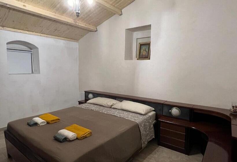 Quarto Estandar, Casa Di Mirto