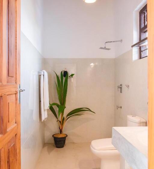 Quarto Quádruplo Estandar Vista Mar, Amaroo Hikkaduwa