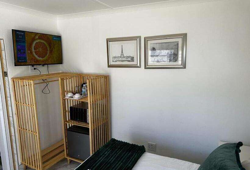 Номер Deluxe, Zuri Place