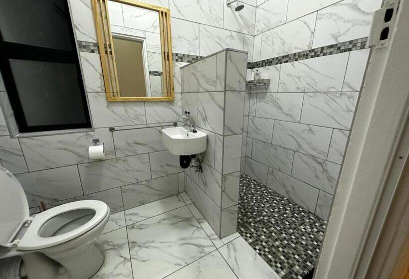 Студия Deluxe, Zuri Place