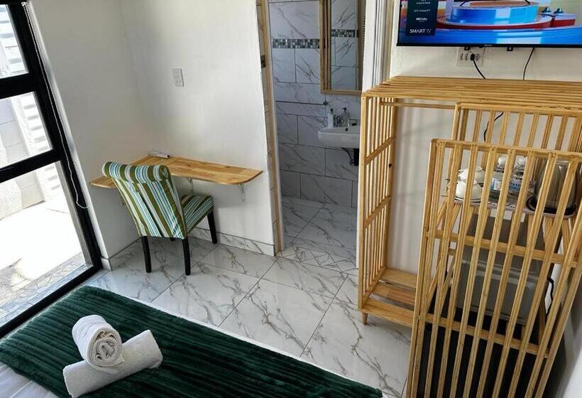 Номер Deluxe, Zuri Place