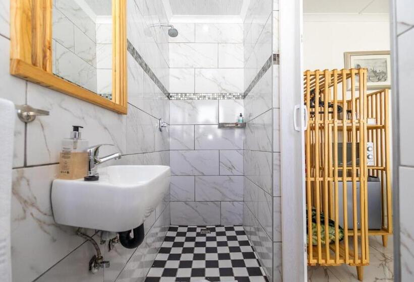 Номер Deluxe, Zuri Place