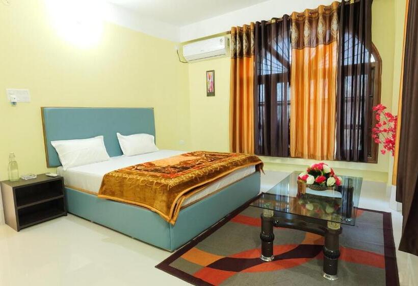 Апартаменты 2 Спальни, The Transit Stay Guwati
