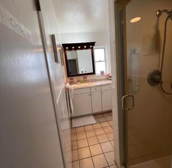 패밀리 스튜디오, Cozy Private Studio W/own Yard   3mi From Beach