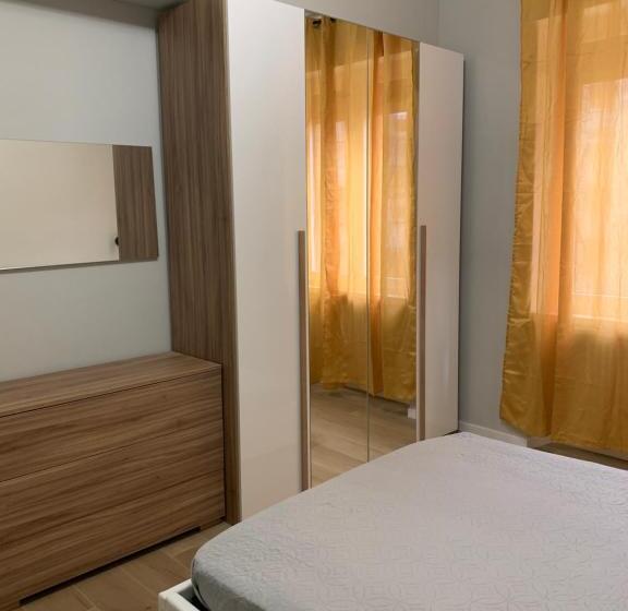スタンダードルーム, Gramsci 2 Rooms
