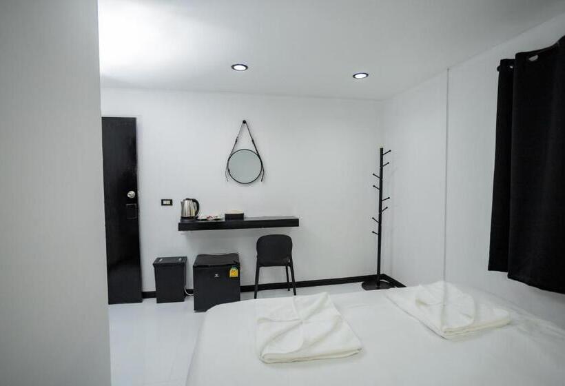 اتاق استاندارد با تخت بزرگ, The Bright House, Koh Phi Phi