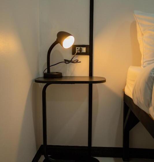 اتاق استاندارد با تخت بزرگ, The Bright House, Koh Phi Phi