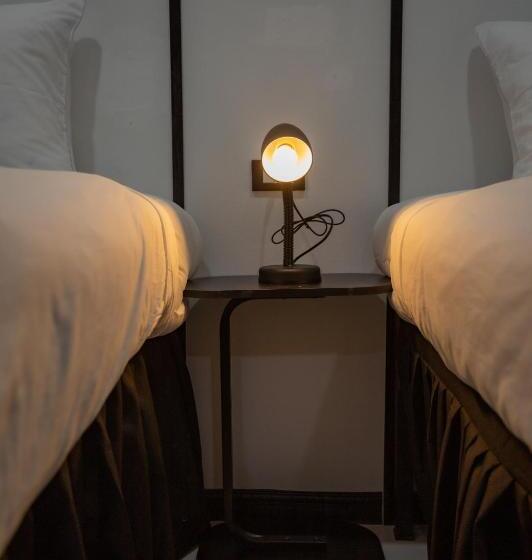 اتاق استاندارد با تخت بزرگ, The Bright House, Koh Phi Phi