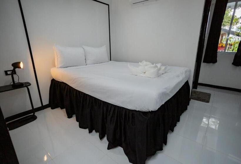 اتاق استاندارد با تخت بزرگ, The Bright House, Koh Phi Phi