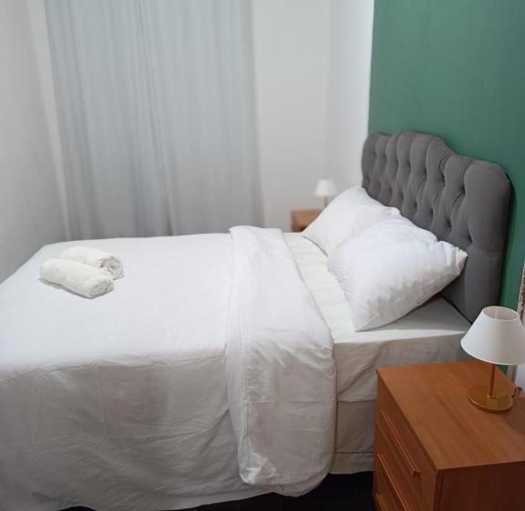 스위트, é Hostel
