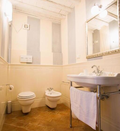 Апартаменты 1 Спальня, Farmhouse With Swimming Pool Surrounded By Greenery Just 20 Minutes From Arezzo