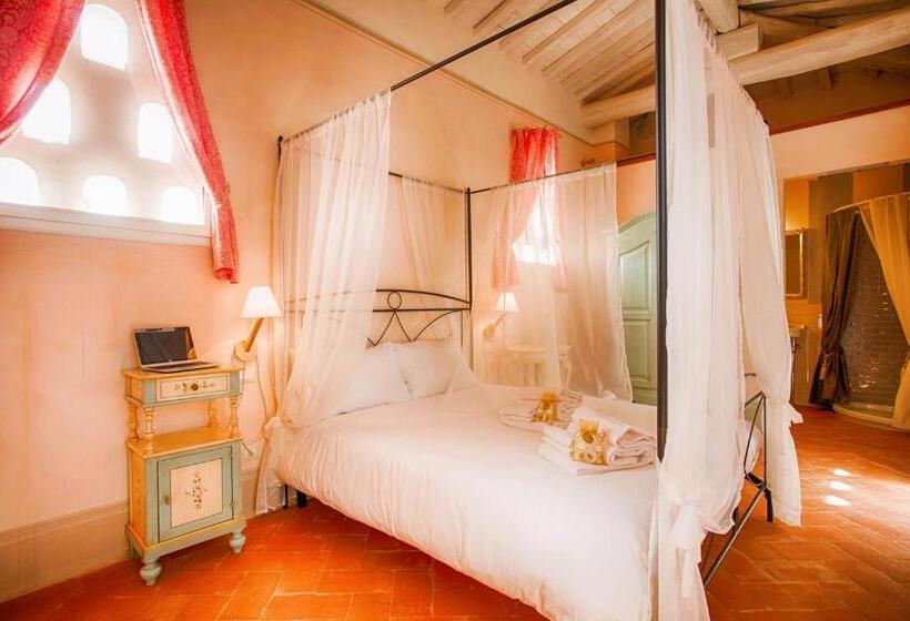 Апартаменты 1 Спальня, Farmhouse With Swimming Pool Surrounded By Greenery Just 20 Minutes From Arezzo