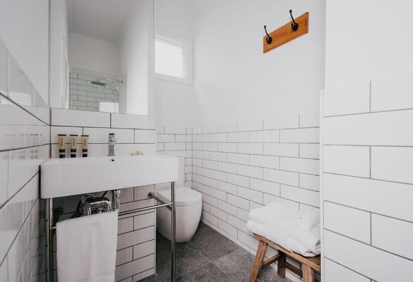 스탠다드 룸 킹사이즈 침대, The Amalfi Minimalist Room T