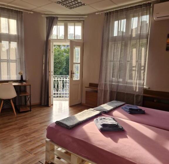 اتاق استاندارد با تراس, Lambo S Corner Varna   Guest Rooms