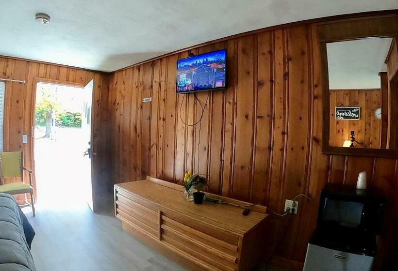 Номер Стандарт, Heart Of The Berkshires Motel