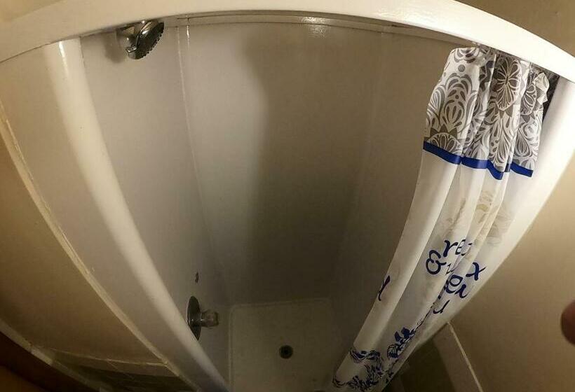 Standardrum, Heart Of The Berkshires Motel