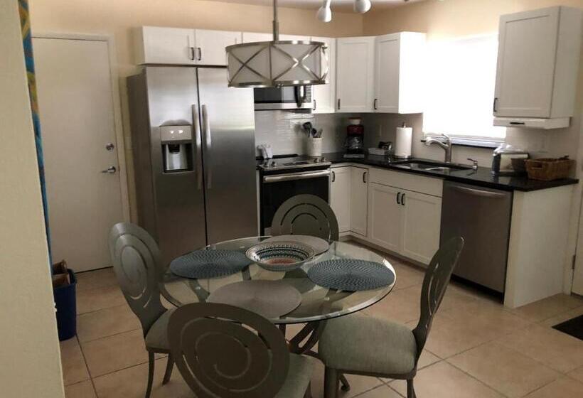 2间卧室的房子, Addy's Villas