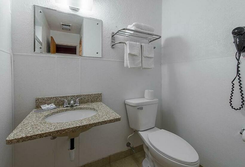 Номер Стандарт, Highway Inn