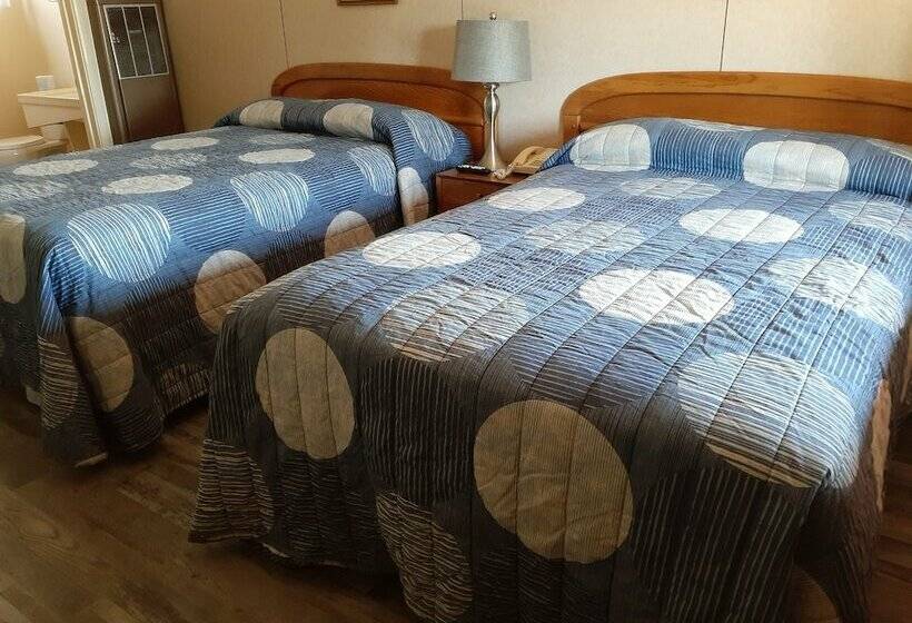 Номер Стандарт 2 Двуспальные Кровати, Melody Ranch Motel