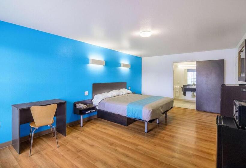 Номер Deluxe Кровать Кинг, Motel 6 Canton, Tx