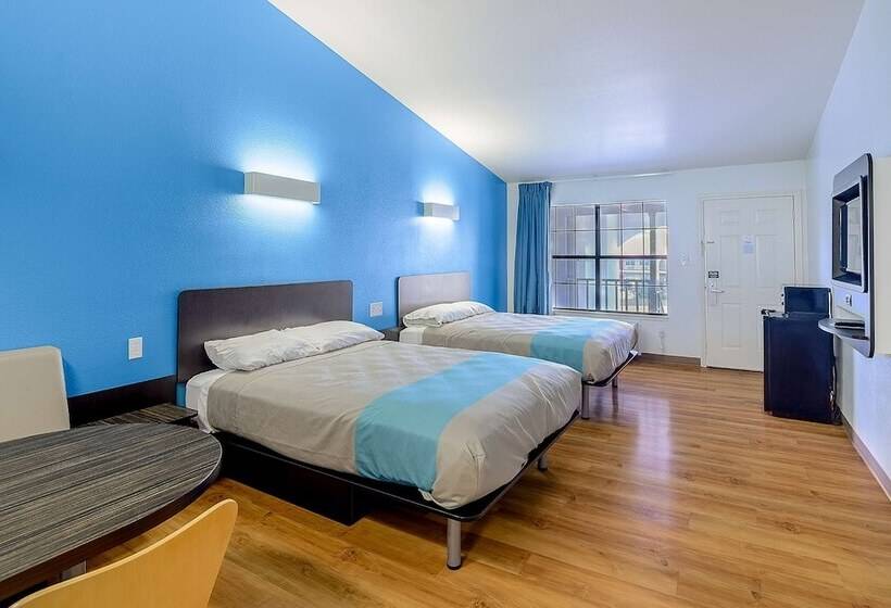 Номер Deluxe, Motel 6 Canton, Tx