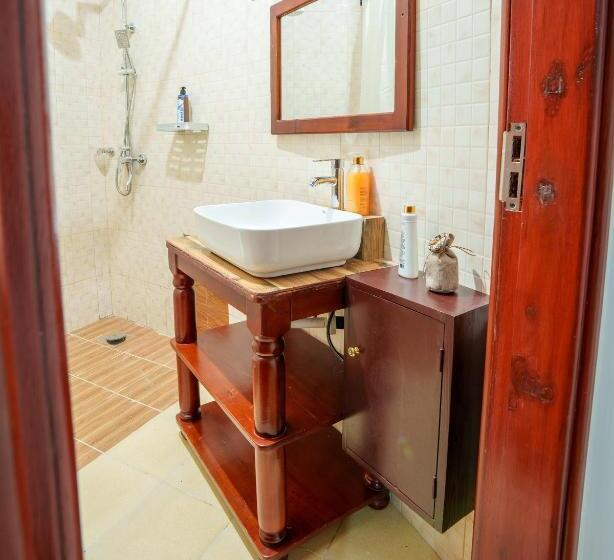 اتاق اکونومی, Sprunger Avenue   Tulia Homes