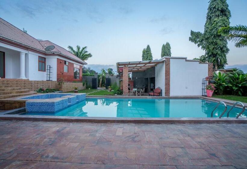 اتاق اکونومی, Sprunger Avenue   Tulia Homes