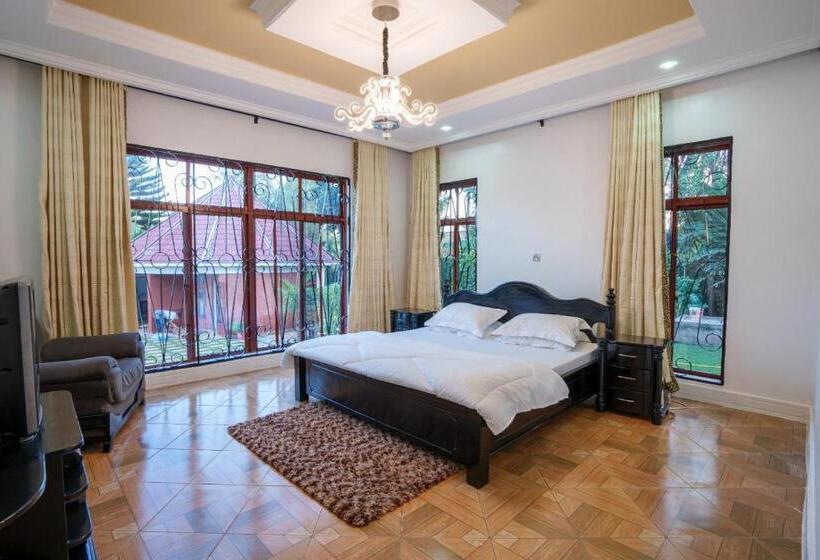 ویلای 3 خوابه, Sprunger Avenue   Tulia Homes