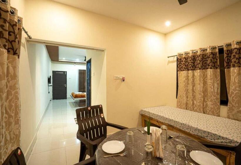 Трехместный Номер Классика, Collection O Hotel Chhattisgarh Palace