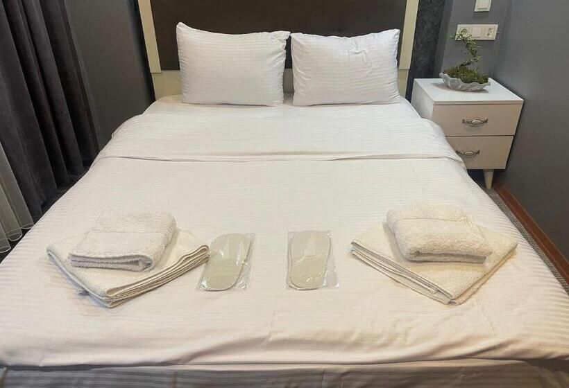 غرفة قياسية ثلاثية, Ufuk Otel