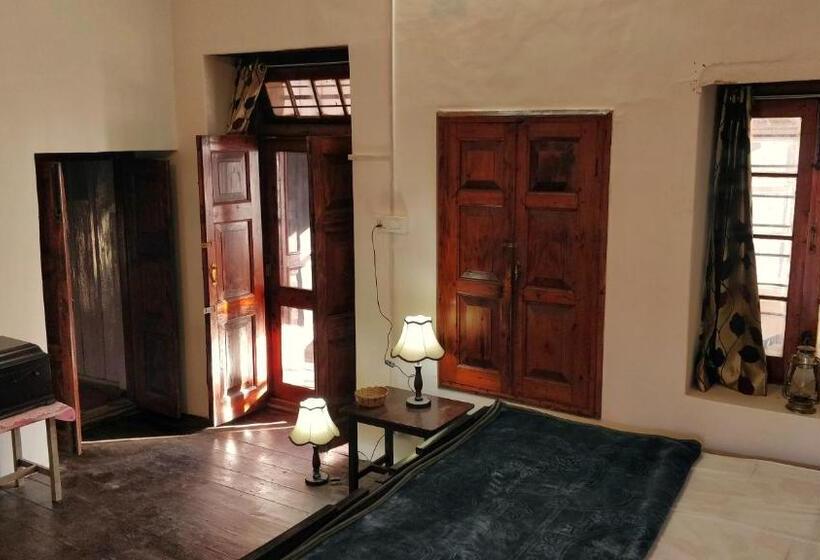 Стандартный Номер Кровать Кинг, Black Bear Cottage Khajjiar