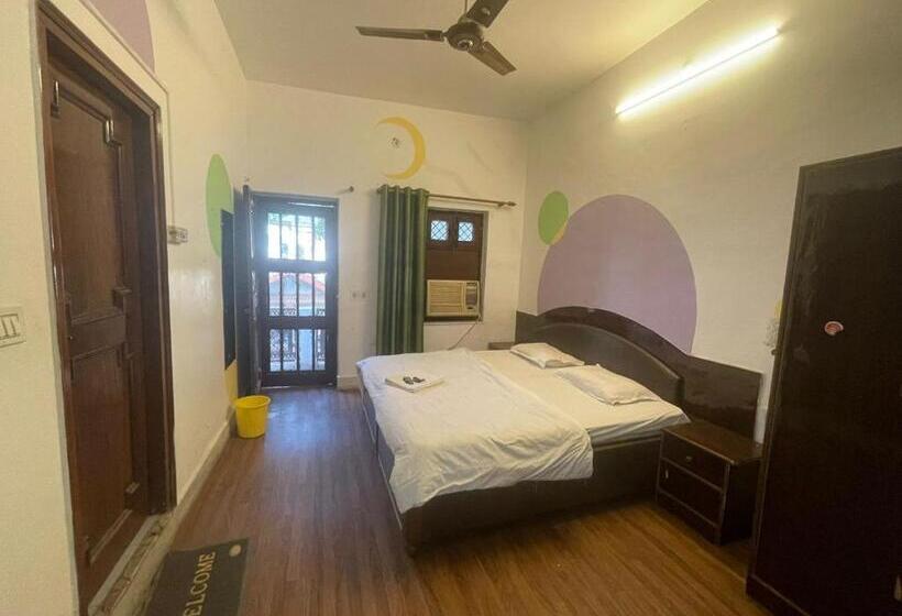 豪华房间, Unplan Hostel