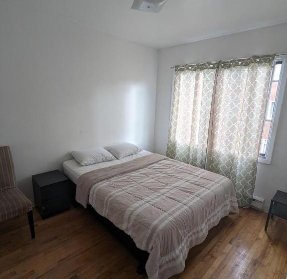 اتاق استاندارد با سرویس بهداشتی مشترک, 4720 Av Dupuis