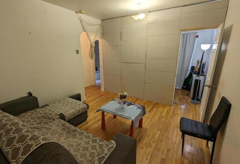 اتاق استاندارد با سرویس بهداشتی مشترک, 4720 Av Dupuis