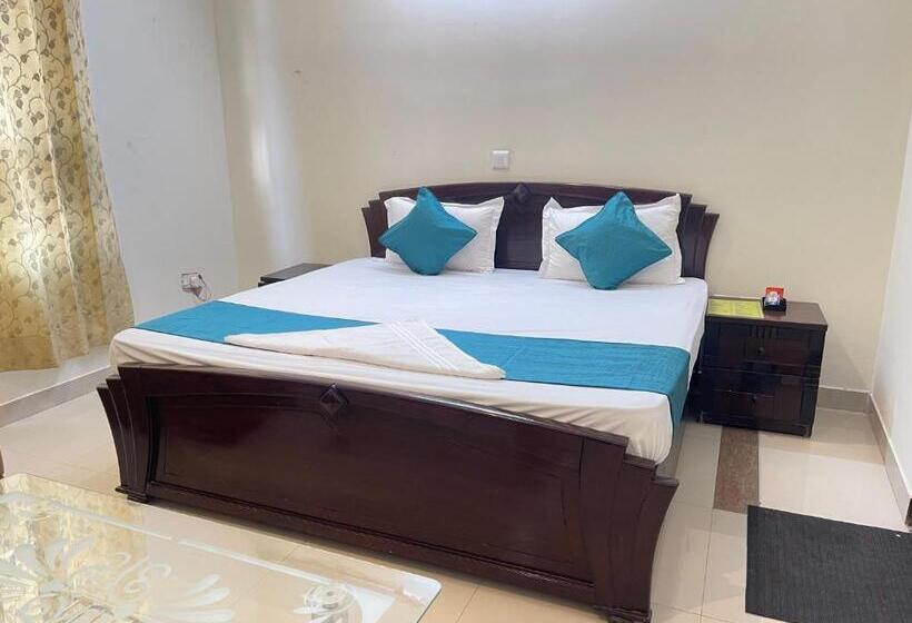 Номер Deluxe с Балконом, Aadi S Residency