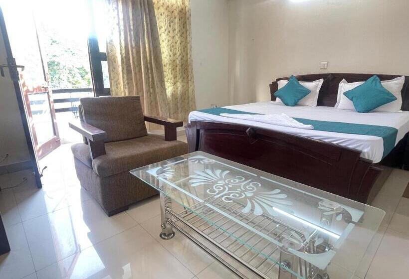 Номер Deluxe с Балконом, Aadi S Residency