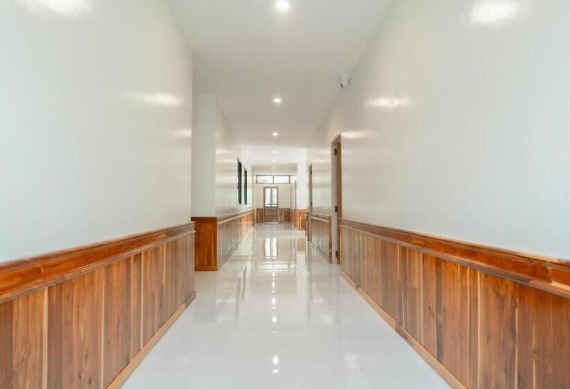 Comfort Triple Room, Chotika Hotel โรงแรมโชติกา ณ เชียงคาน