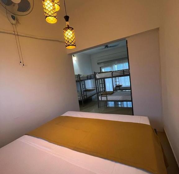 共用房间的床, Del Hostel