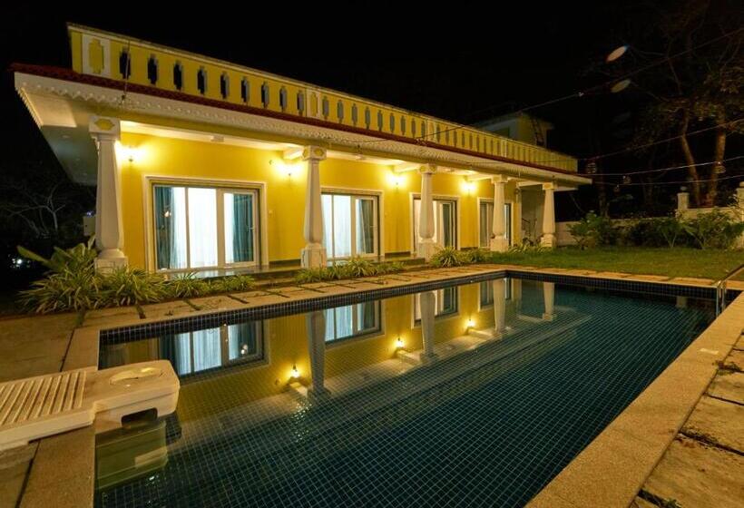 标准间带游泳池, Del Hostel